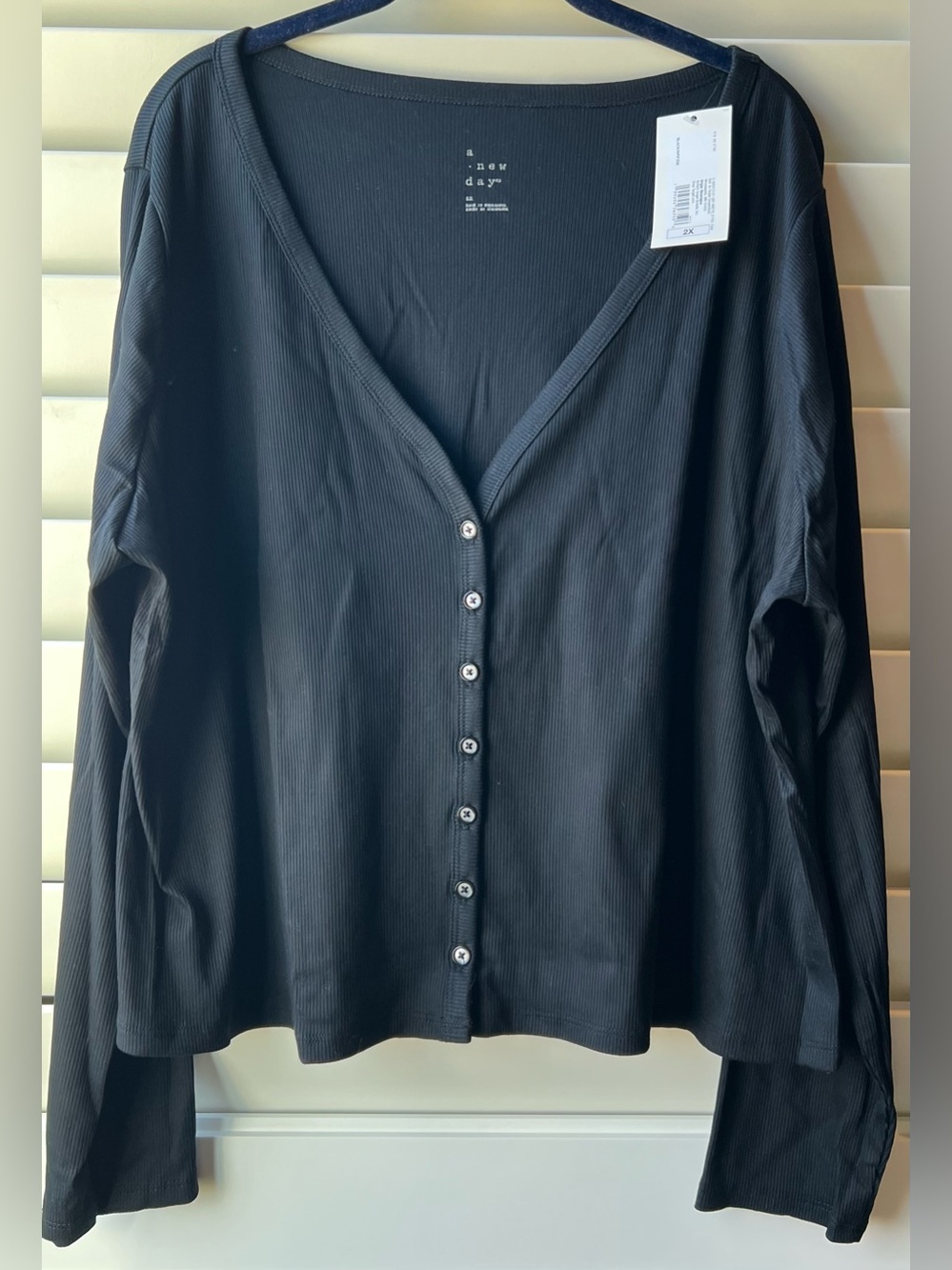 a new day 2X New/Tags Black Ribbed V-Neck Button-Front Long Sleeve cardigan/top